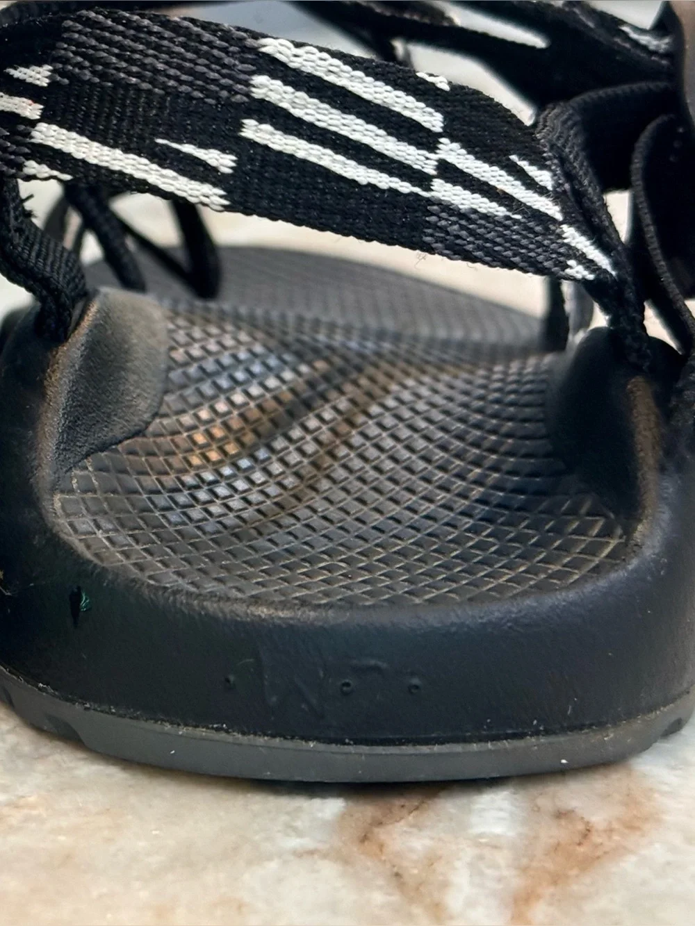 Women’s Chaco ZX3 classic black sandals- Size 7